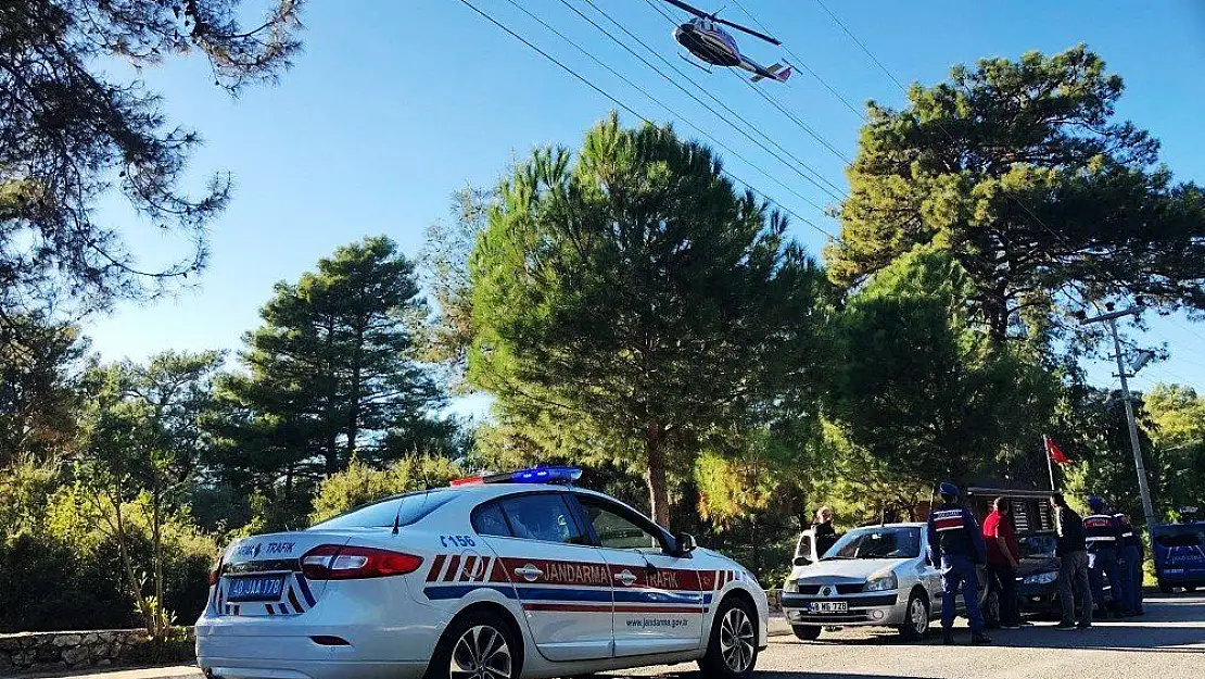 Helikopteri gören sürücüler şaşkınlıklarını gizleyemedi