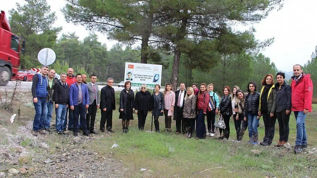 Marmaris'te şehit öğretmenler için fidan dikildi