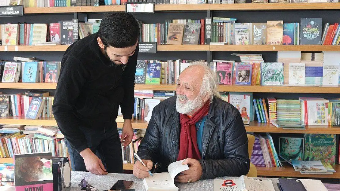 'Hatmi Adam' için imza günü düzenlendi