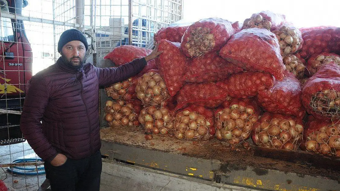 Küf hastalığı soğan fiyatlarını yükseltti