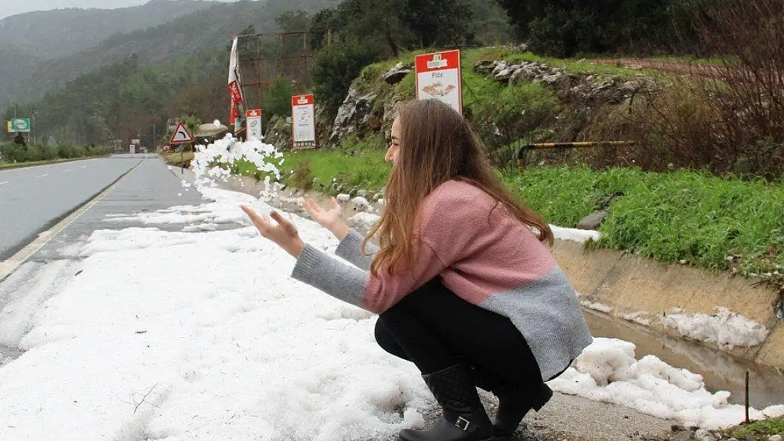 Marmaris yağmur ve doluya teslim oldu