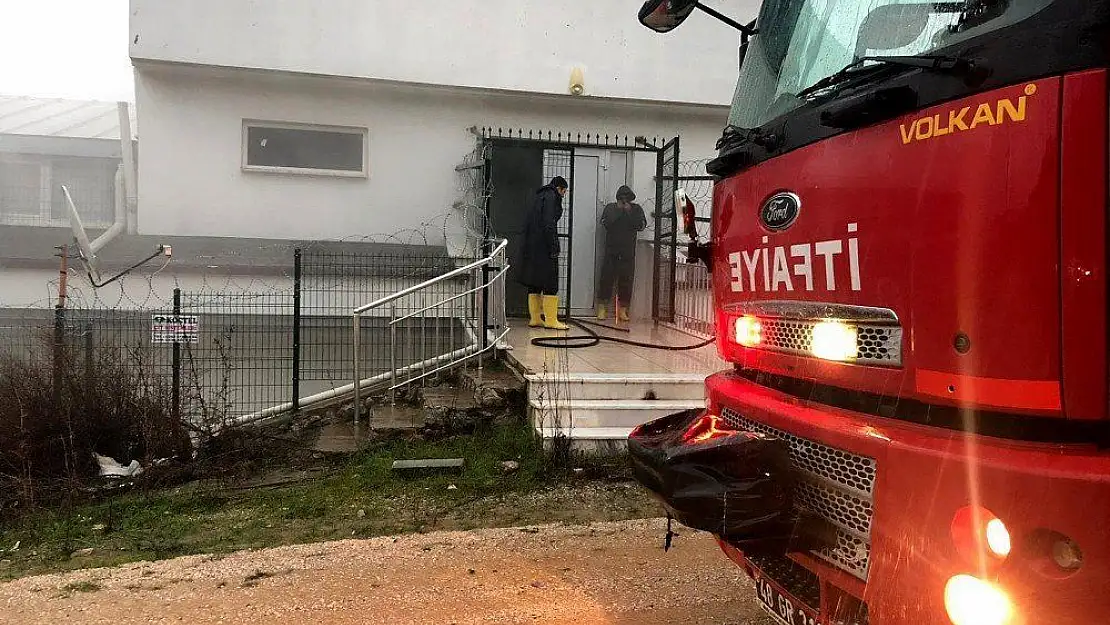 Fethiye'de erkek öğrenci yurdunda yangın