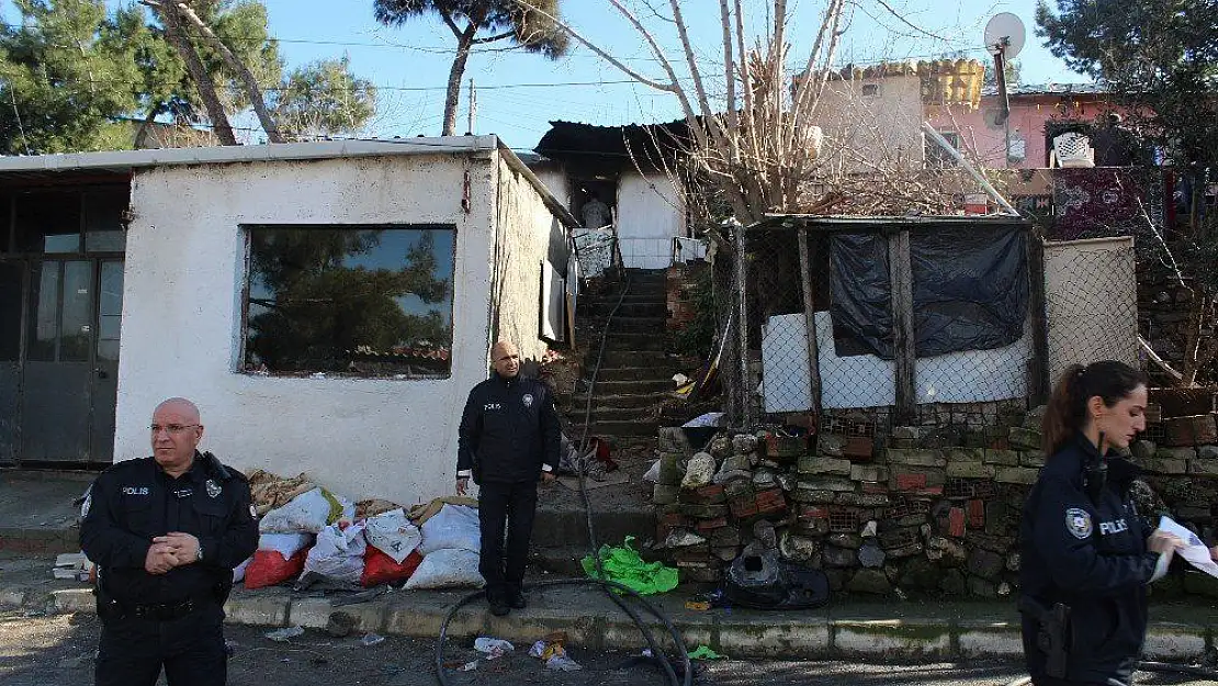 İzmir'de kahreden yangın: Anne ve bebeği öldü, iki çocuk yaralı