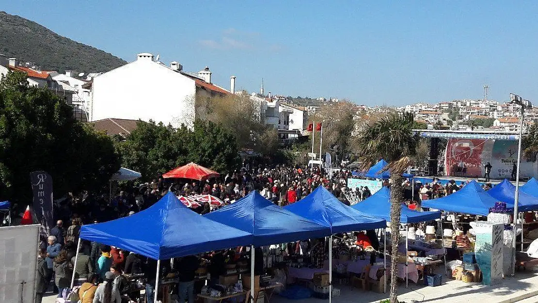 Datça Badem Çiçeği Festivali renkli görüntülerle sona erdi