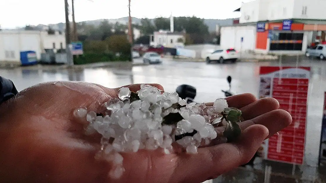 15 dakikada sokaklar göle döndü