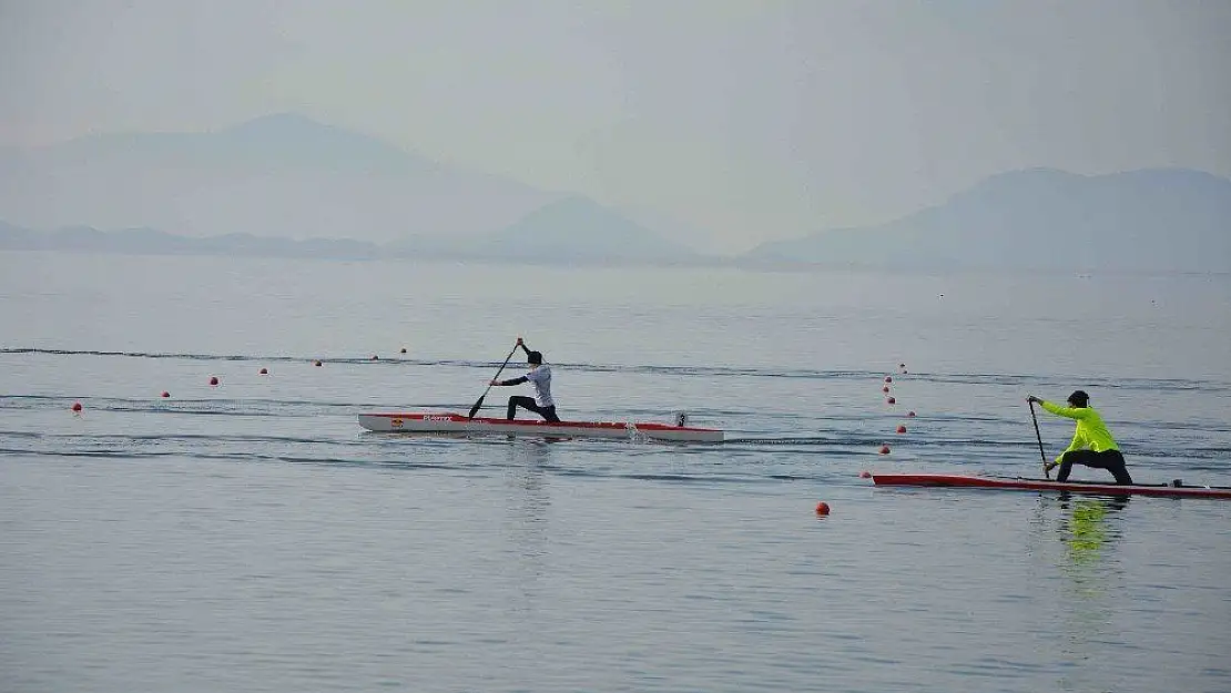 Kanoda olimpik ve genç milli takım seçme yarışları Köyceğiz'de başladı