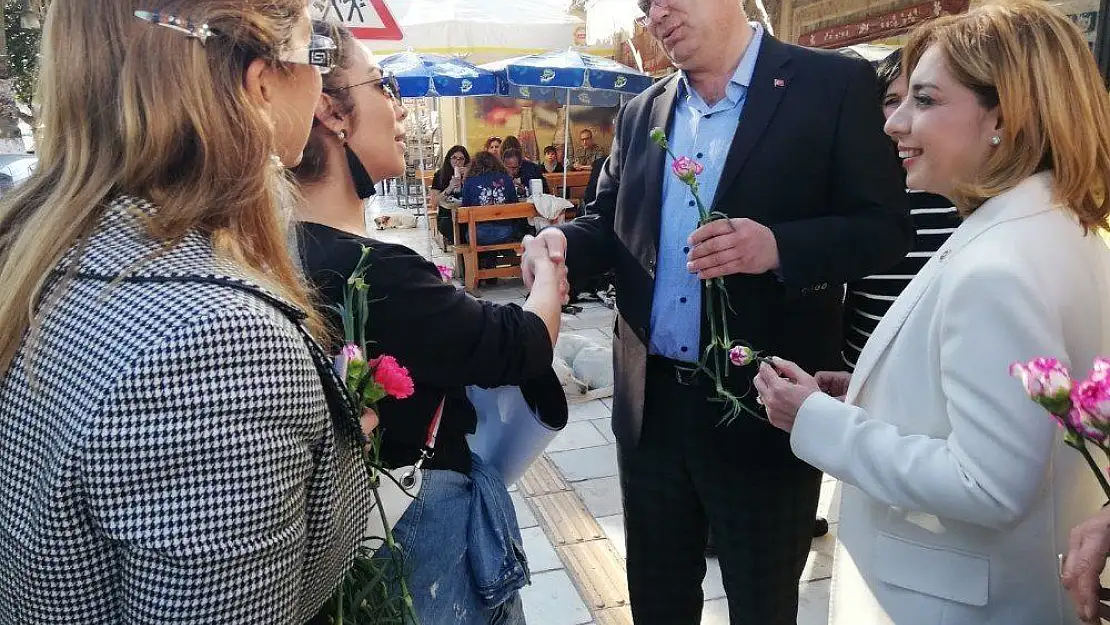 Dr. Tahir Ateş: 'Kadınlar demokrasimiz için olmazsa olmazımızdır'