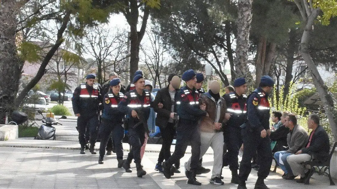 FETÖ'den ihraç eski asker baba-oğul yakalandı