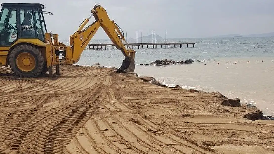 Sahile izinsiz yapılan taş duvarın yıkımı gerçekleştirildi