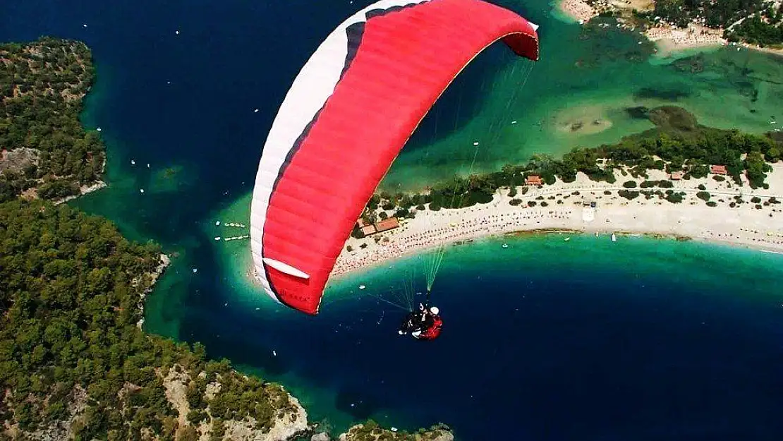 Fethiye'de arka arkaya iki paraşüt kazası
