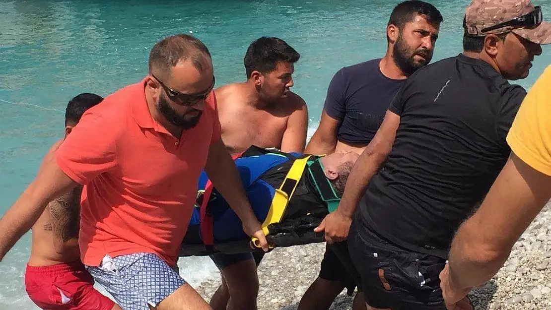 Fethiye'de denize düşen Rus paraşütçü öldü
