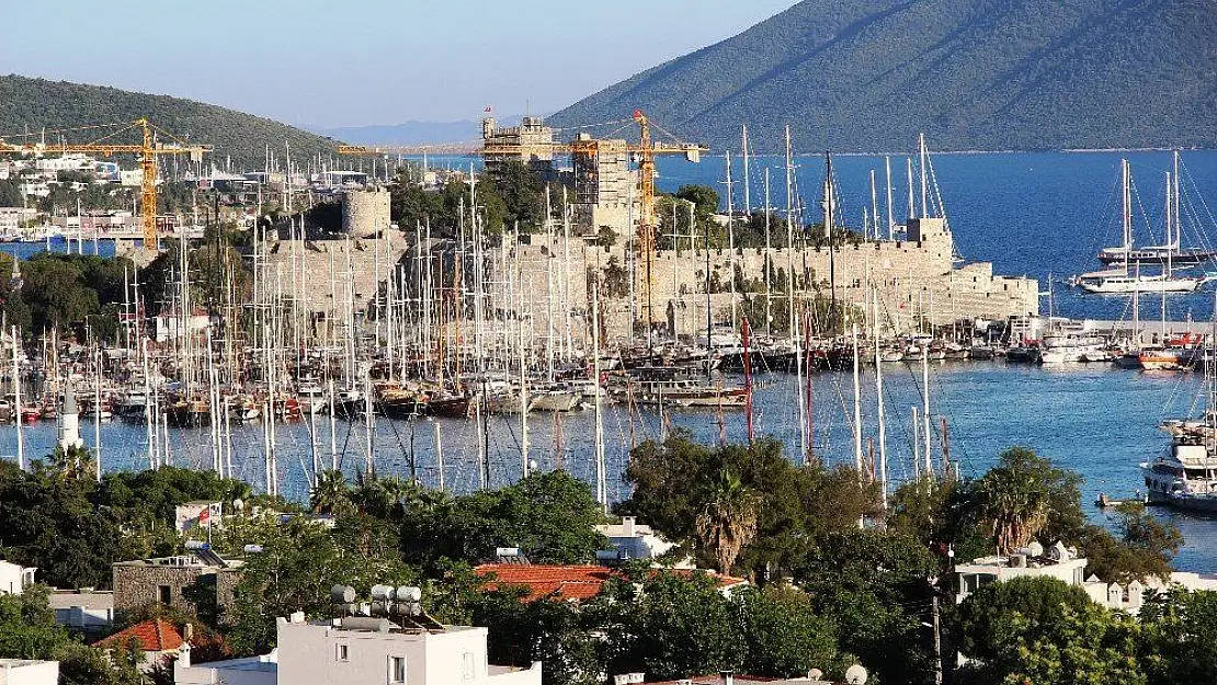 Bodrum'a bayramda havadan, karadan ve denizden turist yağacak