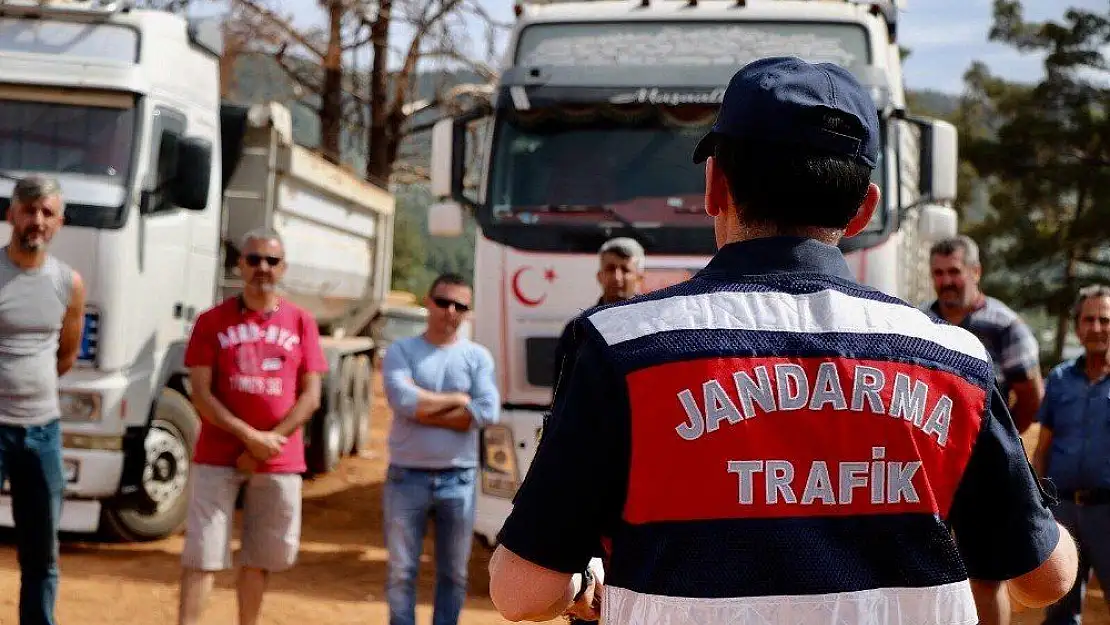 Muğla'da kamyon ve çekici şoförlerine trafik eğitimi