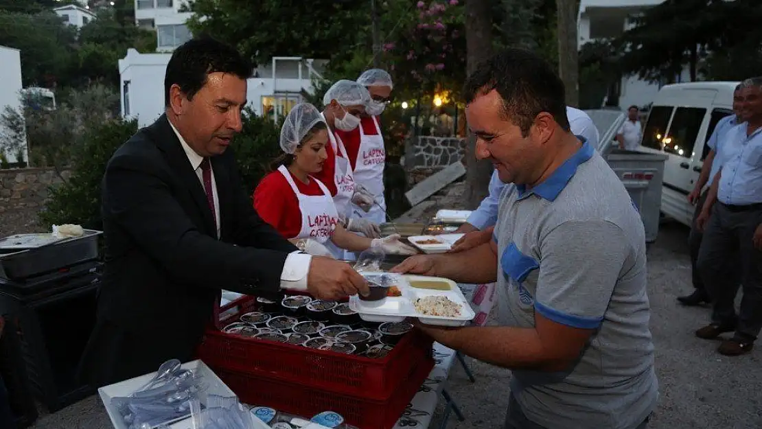 Başkan Aras, iftarı yakaköy sakinleriyle yaptı