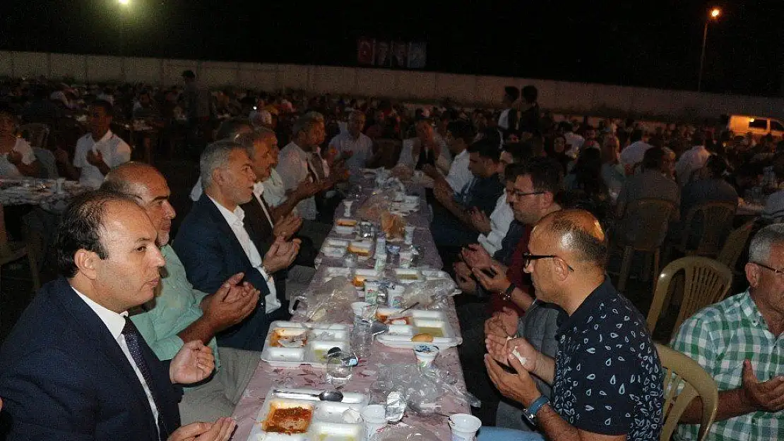 AK Parti Marmaris İlçe Teşkilatından  iftar yemeği