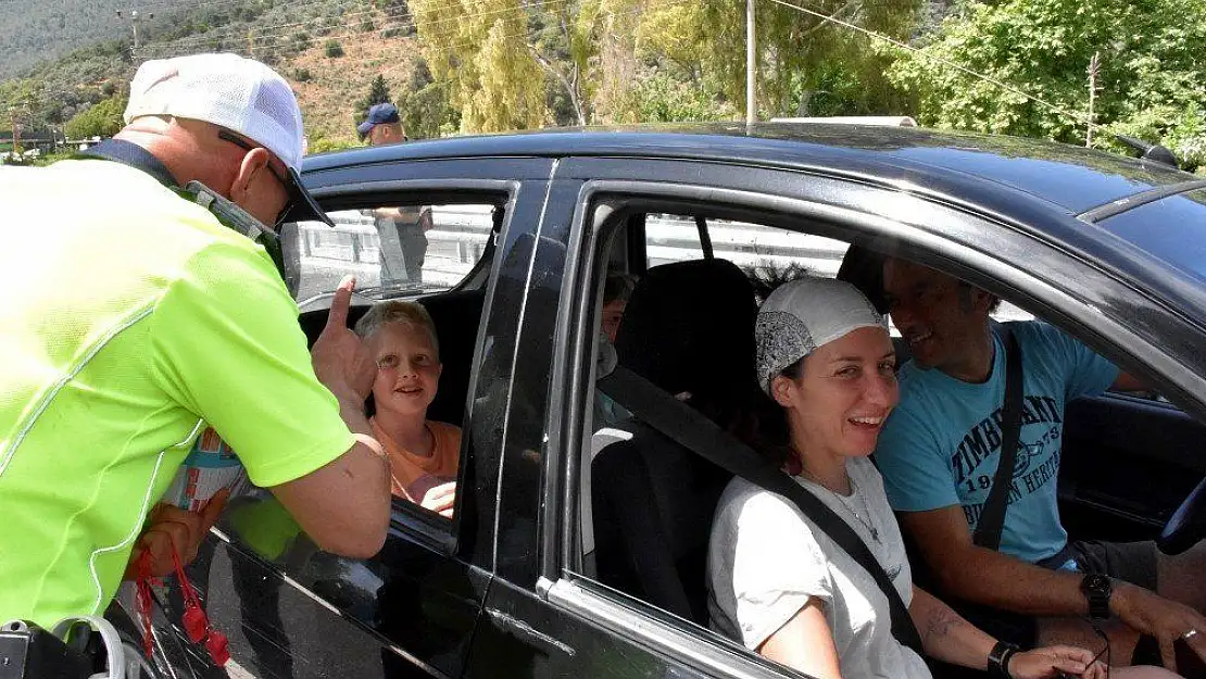 Annesini trafik müdürüne şikayet etti