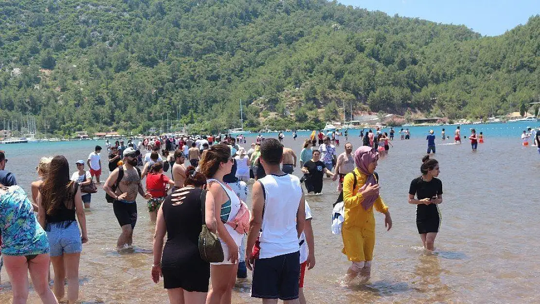 Efsaneyi duyan yerli turist oraya koştu