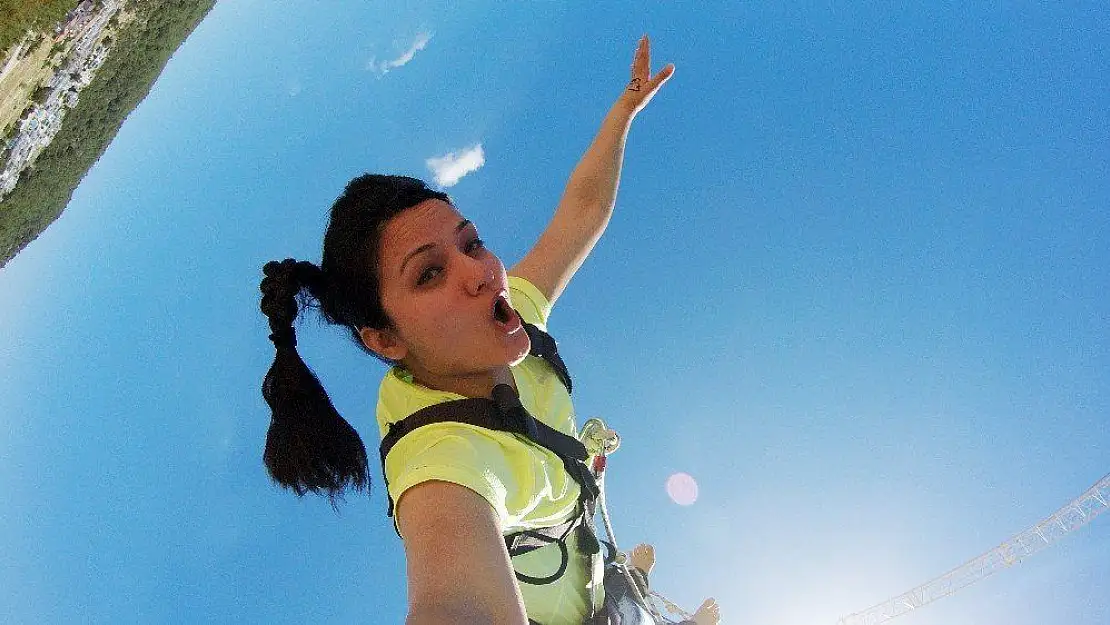 Bungee jumping ile heyecan dolu dakikalar