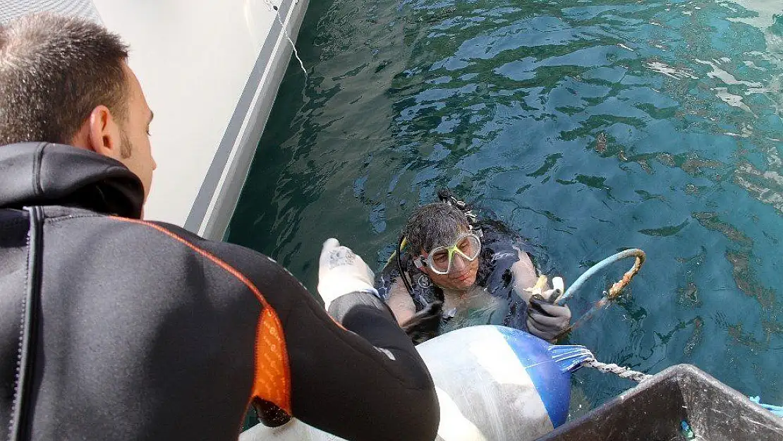 Göcek'te deniz dibi temizliği