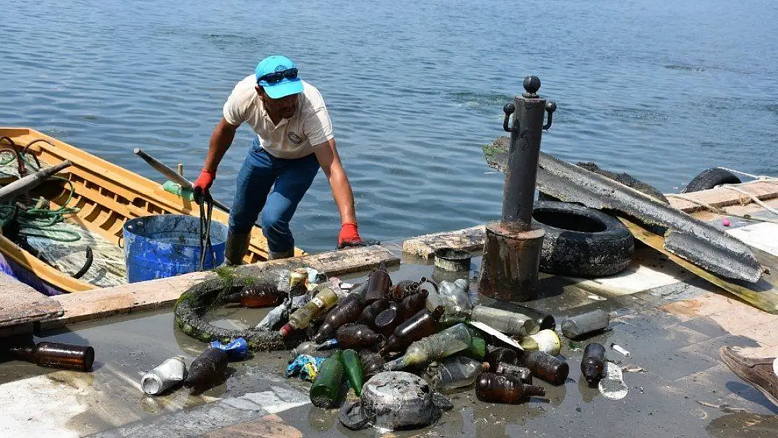 Dünyaca ünlü kanaldan 20 traktör atık çıktı