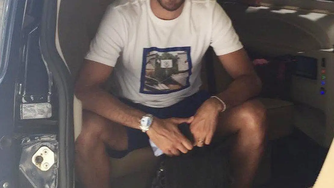 Cenk Tosun soluğu Bodrum'da aldı