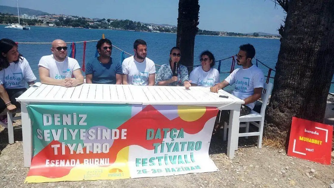 Deniz seviyesinde tiyatro başladı