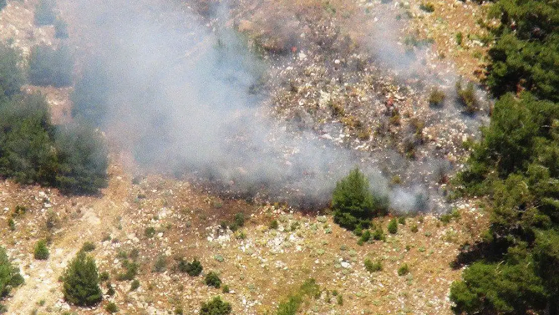 Helikopter ile trafik denetimine gittiler, orman yangını ile karşılaştılar