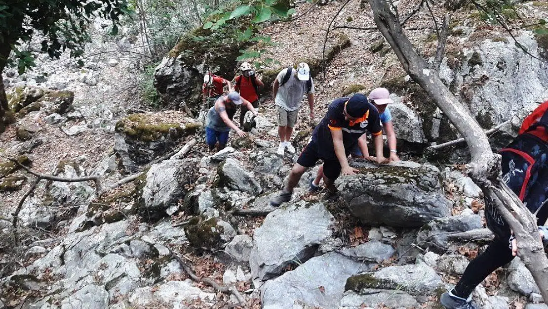 Kanyonda kaybolan 5 turist kurtarıldı