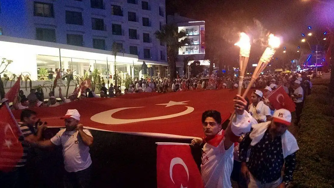 15 Temmuz'un kilit noktası Marmaris'te demokrasi seli