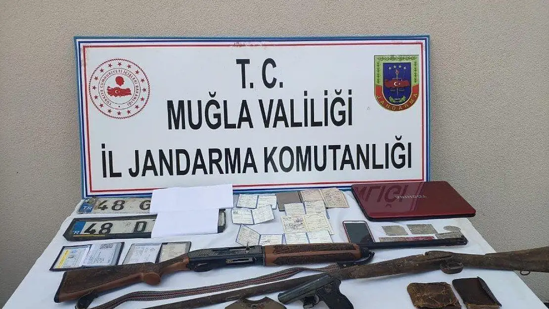 Araç parçası aramaya giden jandarma bin yıllık Kuran-ı Kerim buldu