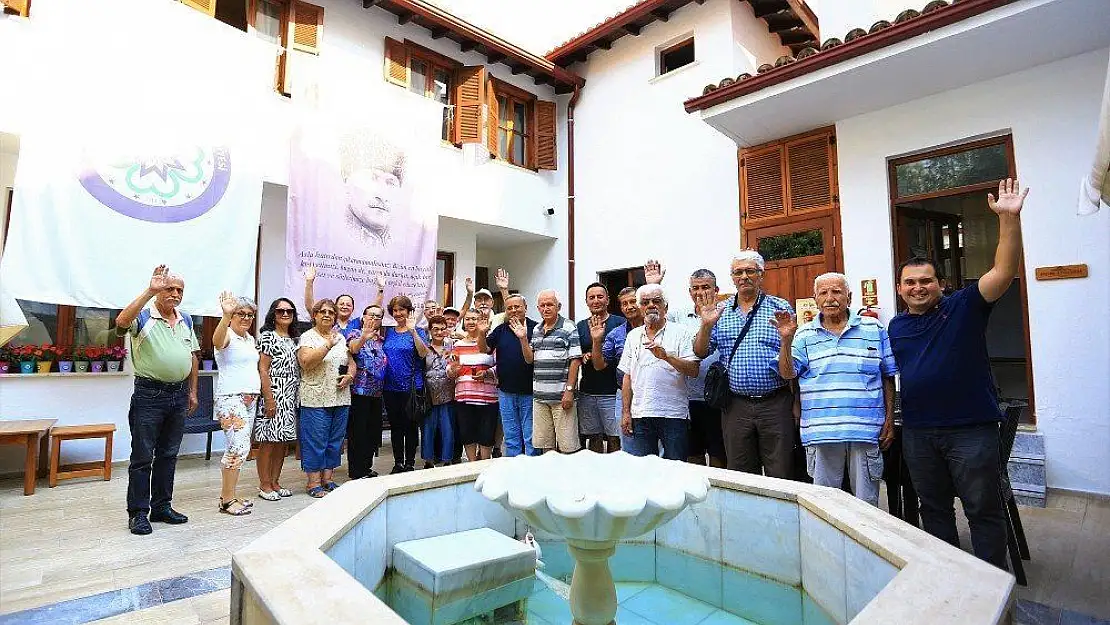 Büyükşehir 100 Yaş Evi'nde yüzler gülüyor