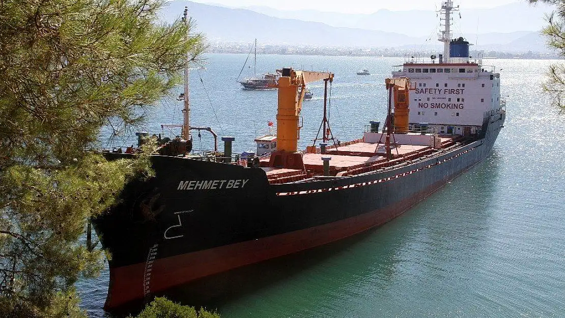 Buğday yüklü gemi Fethiye'de karaya oturdu