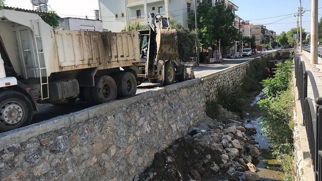 Muğla Büyükşehir 17 kilometre dere temizliği yaptı