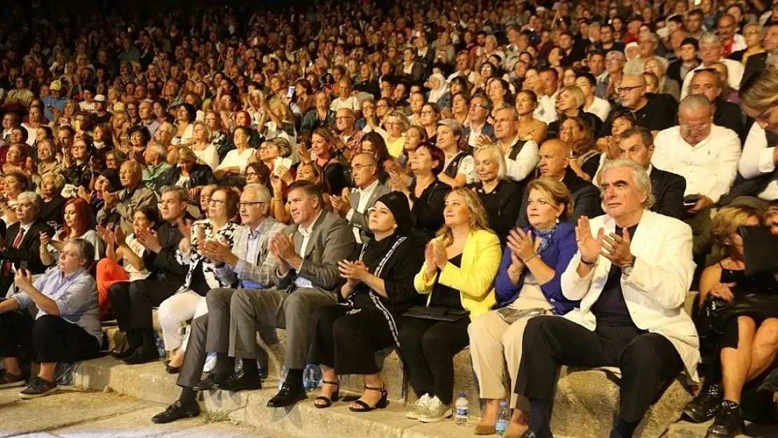 Zeki Müren, vefatının 23. yılında çok sevdiği Bodrum'da anıldı
