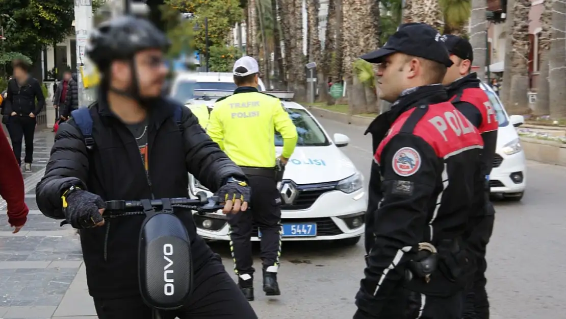 210 sürücüye ceza, 155 scooter trafikten men