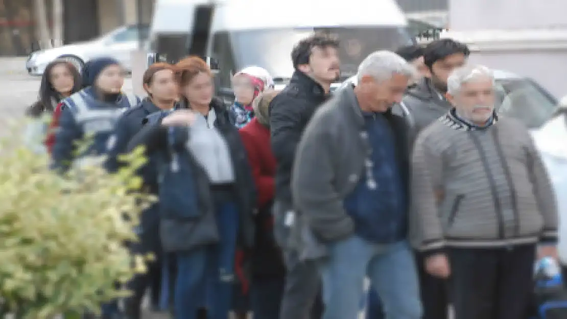 FETÖ'DEN GÖZALTINA ALINAN 8 ÖĞRETMEN ADLİYE'YE SEVK EDİLDİ...