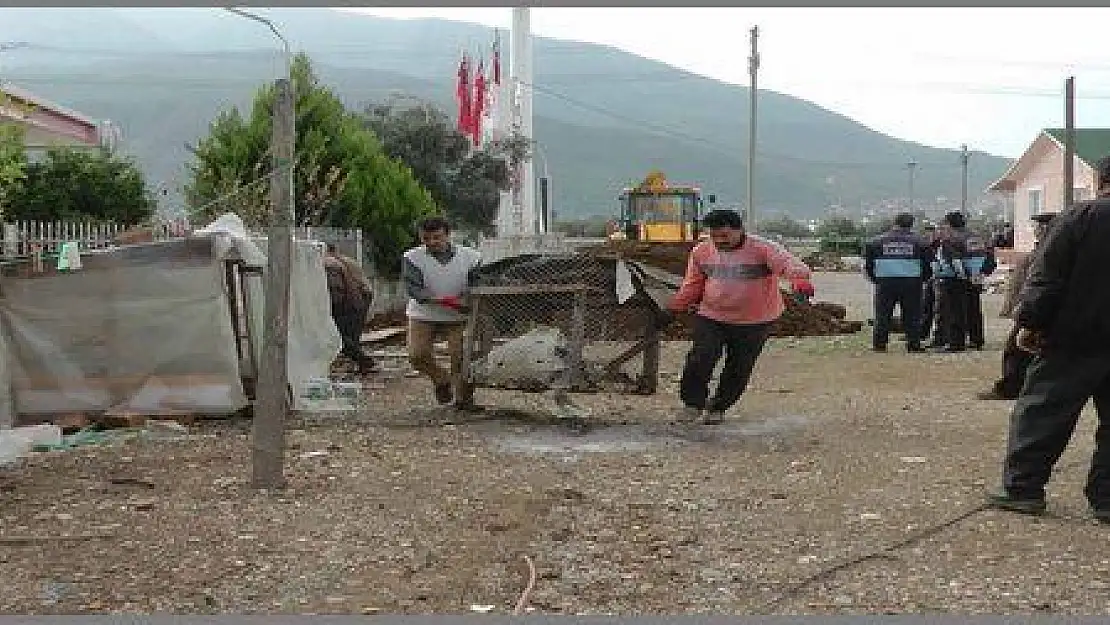 Karaçulha'da yol tartışması