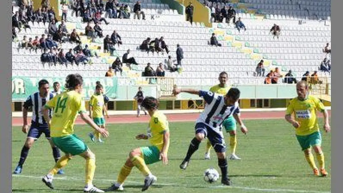 FETHİYESPOR DEPLASMANDAN 1 PUAN ÇIKARTTI: 0-0