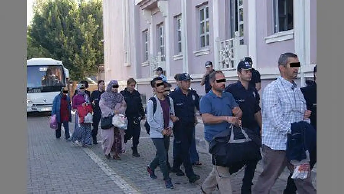  FETÖ şüphelileri adliyeye sevk edildi