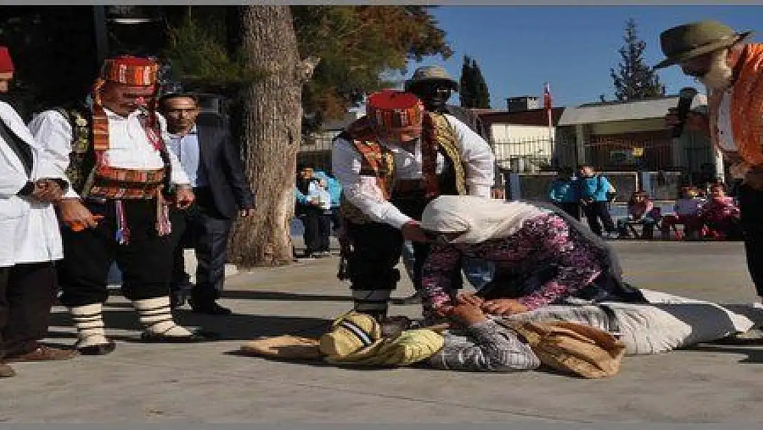  ARAP OYUNU ÖĞRENCİLERİ KAHKAHAYA BOĞDU