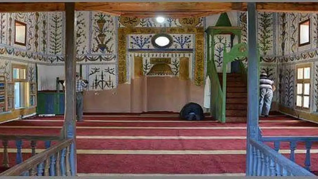 TEKKE CAMİNDE ŞÜKÜR YEMEĞİ VERİLDİ