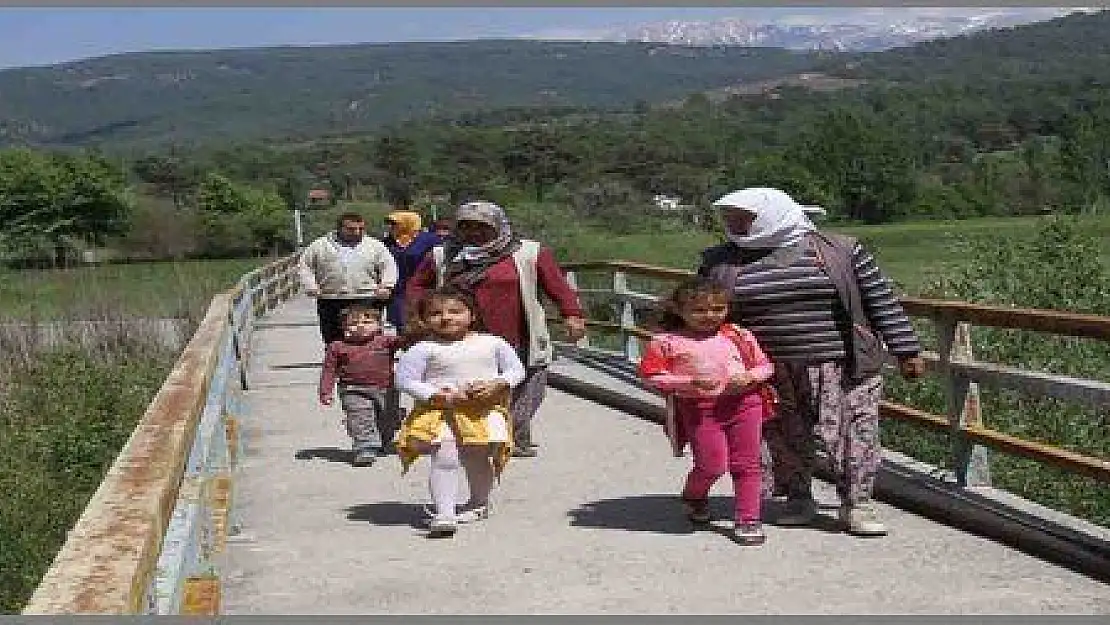 MAHALLE HALKI İSYAN ETTİ   'SIRAT KÖPRÜSÜ'NDEN GEÇİYORUZ'