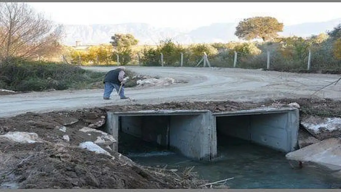  AÇILAN BAĞLANTI YOLU ALAÇATLILAR'I MEMNUN ETTİ