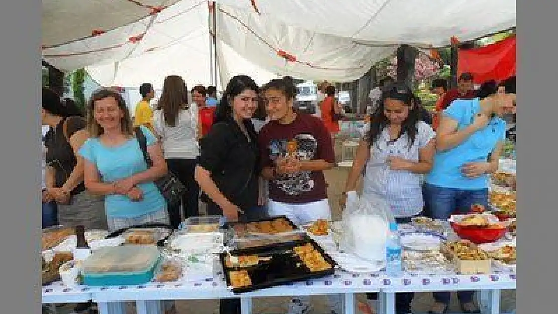 KÖY OKULLARINA DESTEK İÇİN KERMES DÜZENLEDİLER