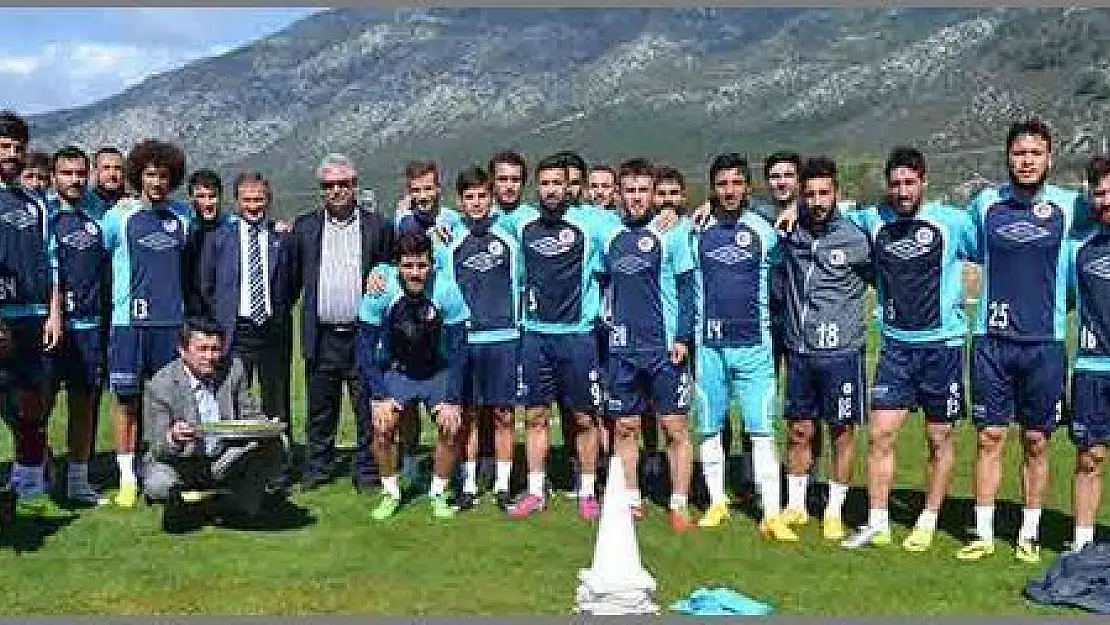 SOYDEMİR VE BAŞOĞLU'NDAN FETHİYESPOR'A MORAL