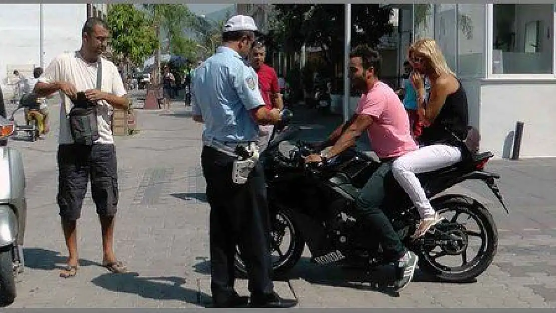 Dispanser Caddesi'nde Motorlu Taşıtlara Geçit Yok