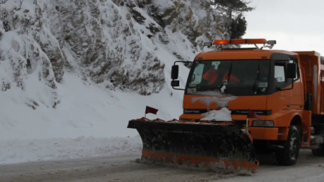 SEYDİKEMER'DE KAR HAYATI OLUMSUZ ETKİLEDİ...