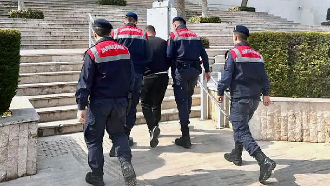 3 AYRI SUÇTAN ARANAN ŞAHIS YAKALANDI