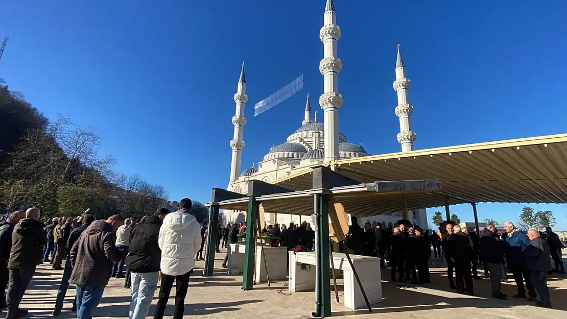 35 günlük yaşam savaşını kaybeden infaz koruma memuru toprağa verildi