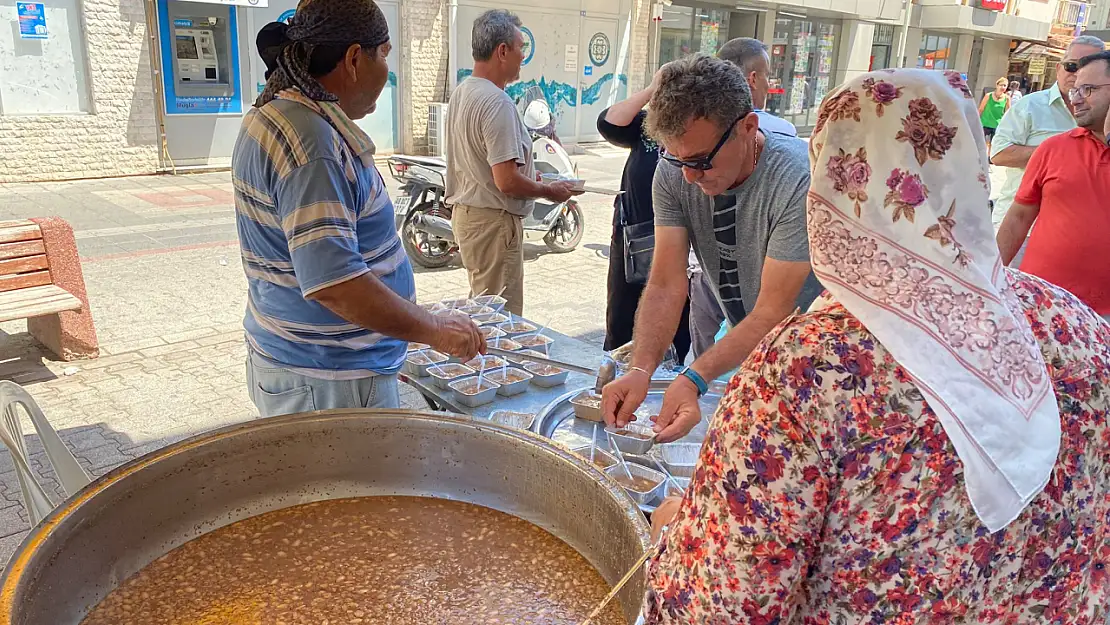 501. sokak esnaflarından aşure etkinliği